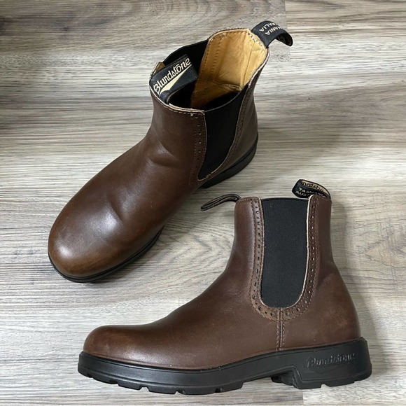 Blundstone Original High Top Chelsea Boot Brogue Size 6 AUS, US women 9. - Picture 3 of 9